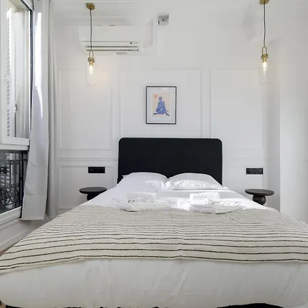 Poetic Stay - Champs Elysees Paris Exterior foto